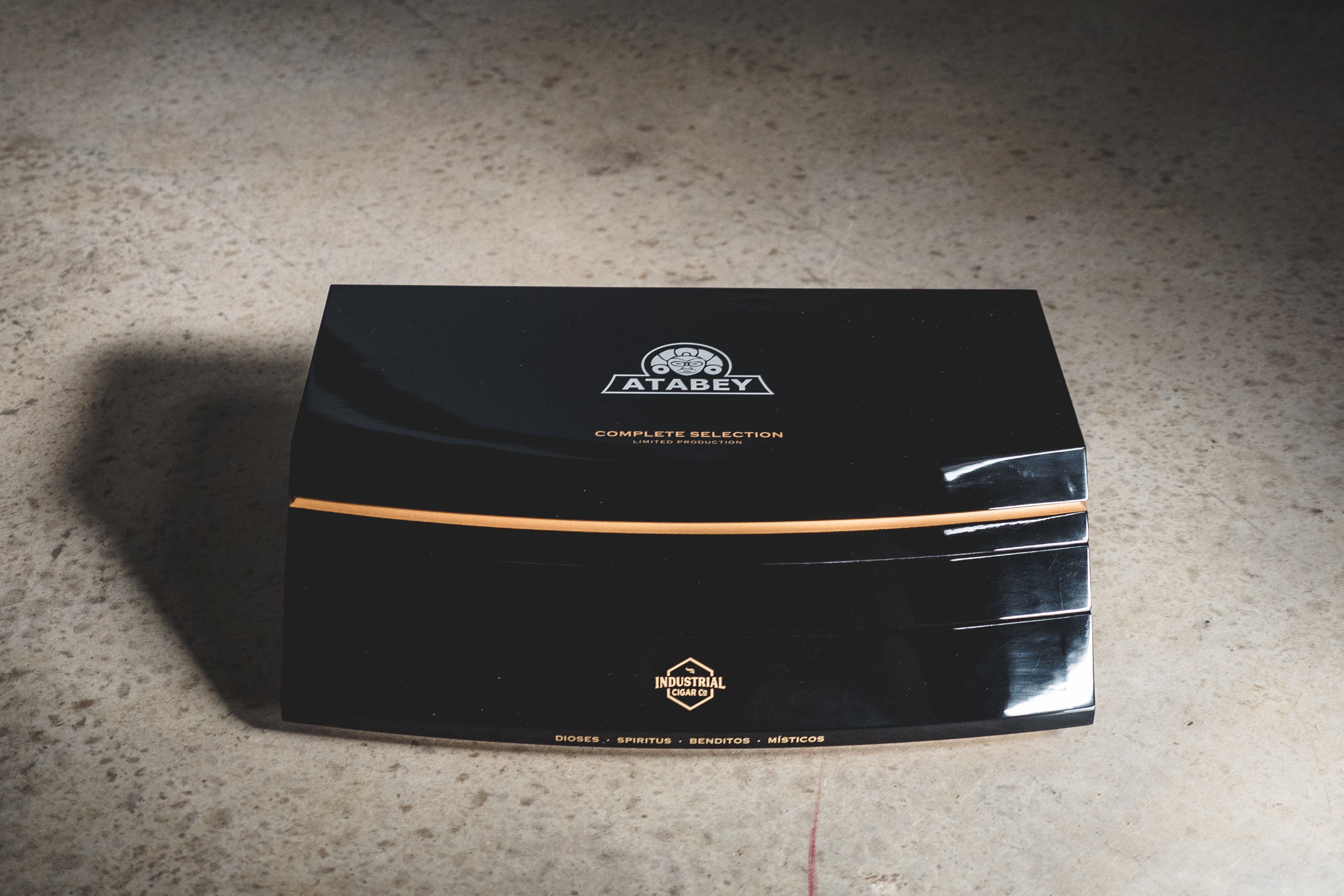 Atabey Limited Edition Humidor - Industrial Cigar Co.